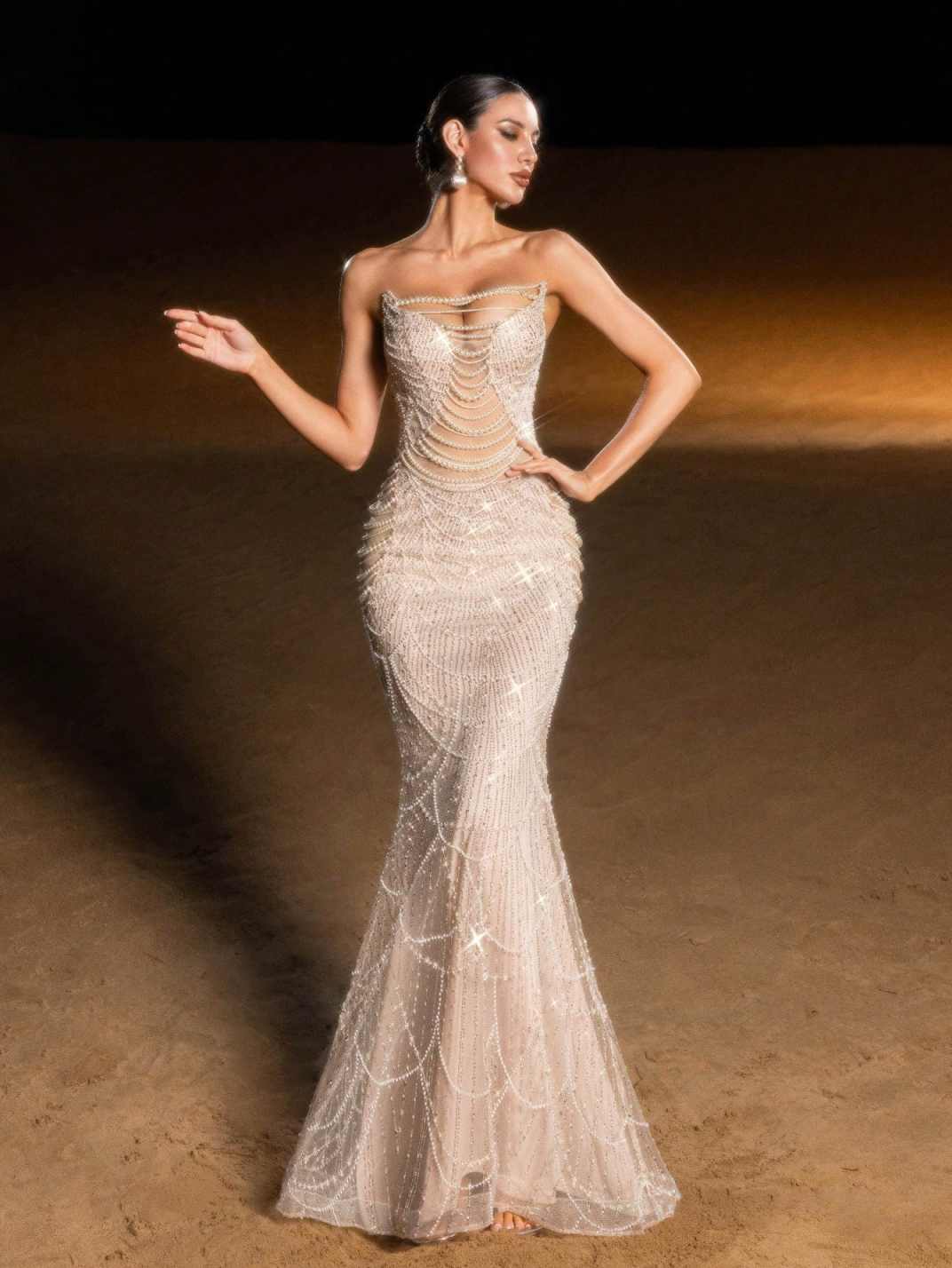 Designer Women Evening Dresses Strapless Sleeveless Prom Gowns Pearls Beaded Beading Sweep Train Dress For Party Custom Made