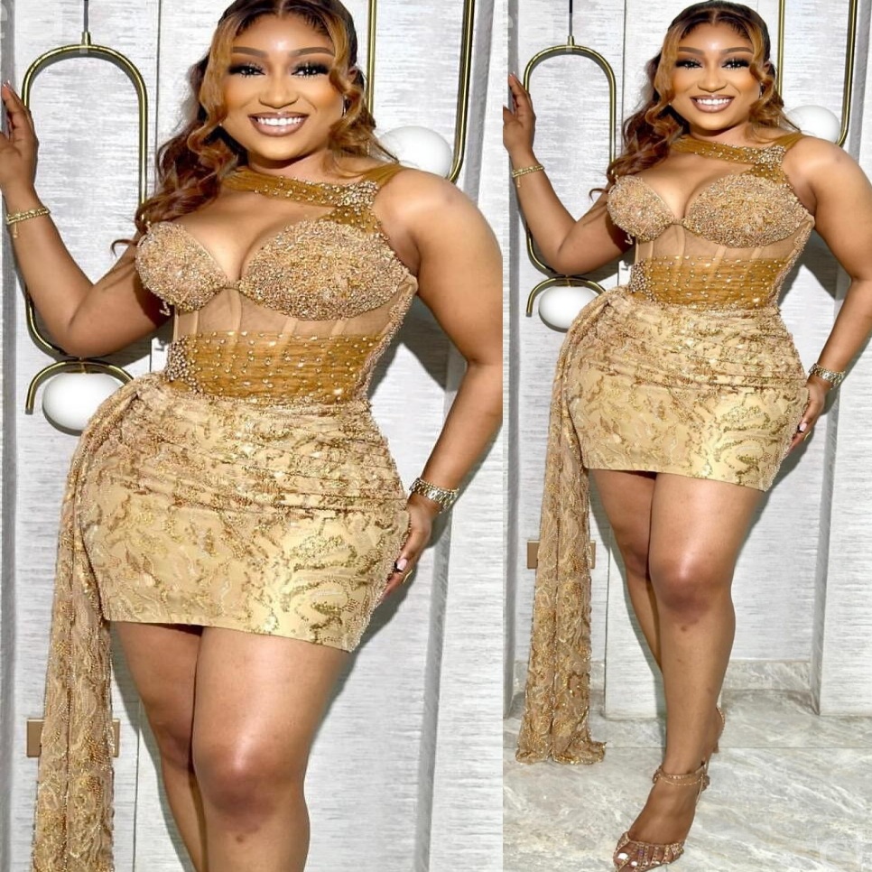 Chic Gold Sheath 2026 Cocktail Dress Beaded Crystals Sequined Illusion Short Mini Graduation Homecoming Dresses For Special Occasions Sweetheart Gowns