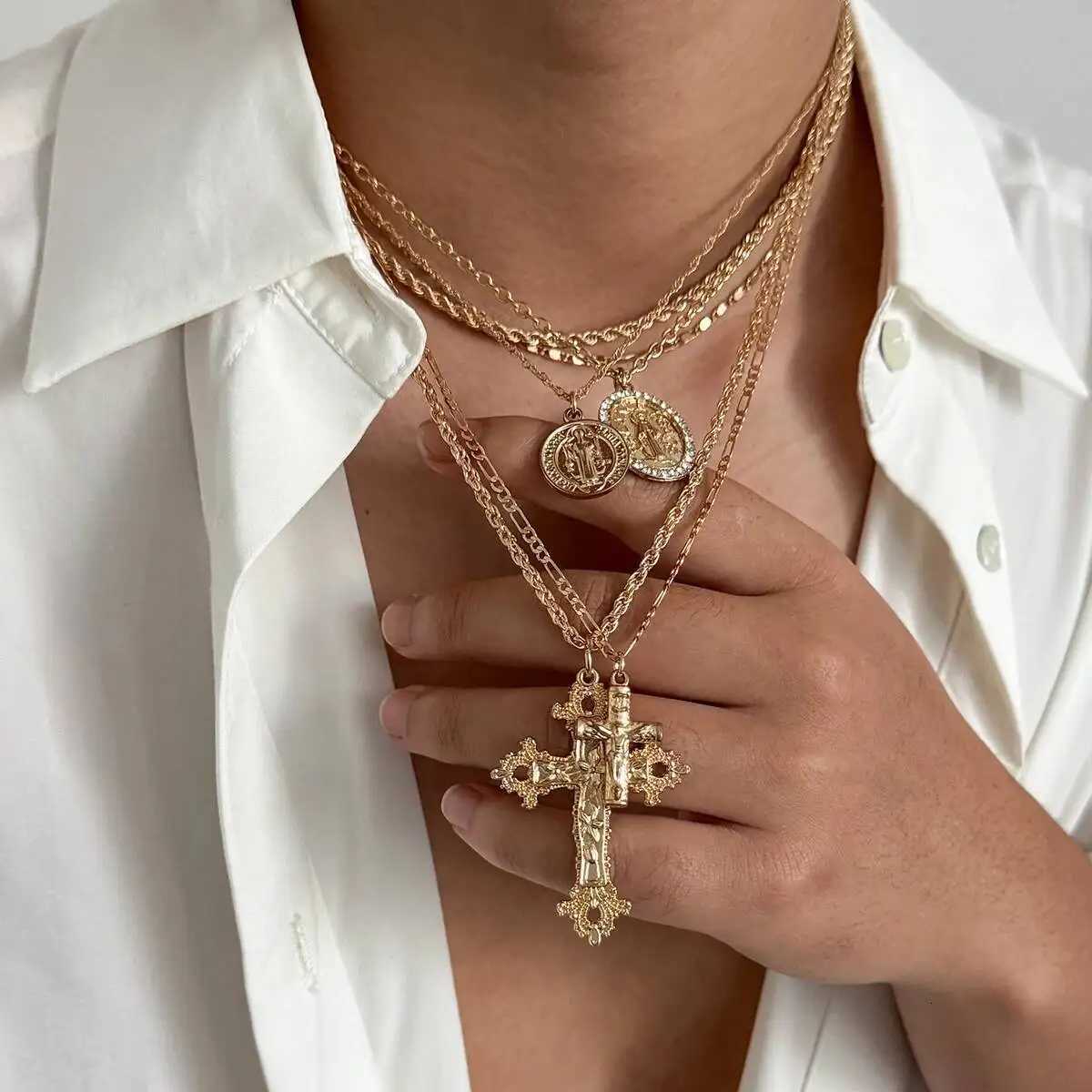 Salircon 6 Pcs/Set Hip Hop Punk Jesus Cross Pendant Necklace Women Men Trendy Gold Color Adjustable Clavicle Chain Jewelry Gift Y251227