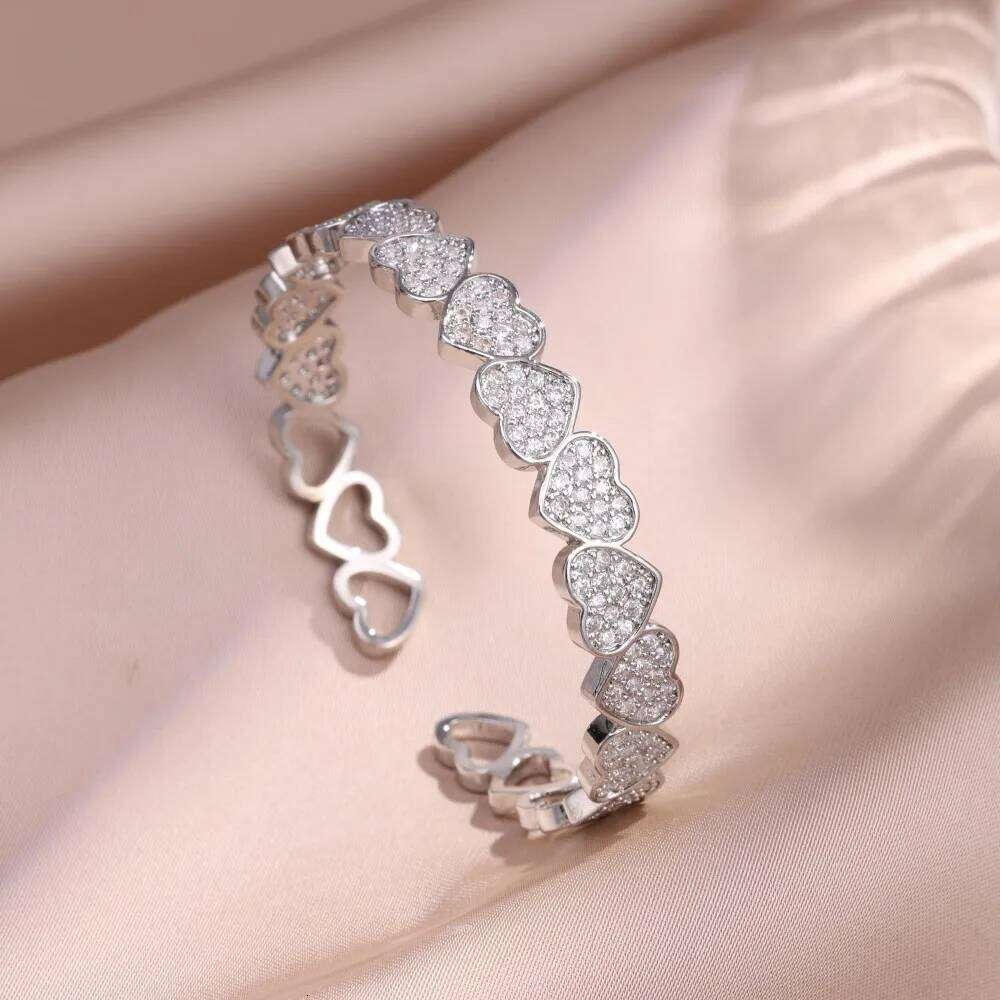ZAKOL Trendy Shiny Zircon Heart-Shaped Open Bracelet Luxury Zirconia Hip-hop Rock Fashion Personalized Wrist Jewelry