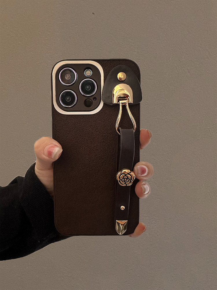Light Luxury Camellia Wristband Compatible with Apple 15 Pro Max Phone Case New High-end Feel 14 Creative Niche 13 High