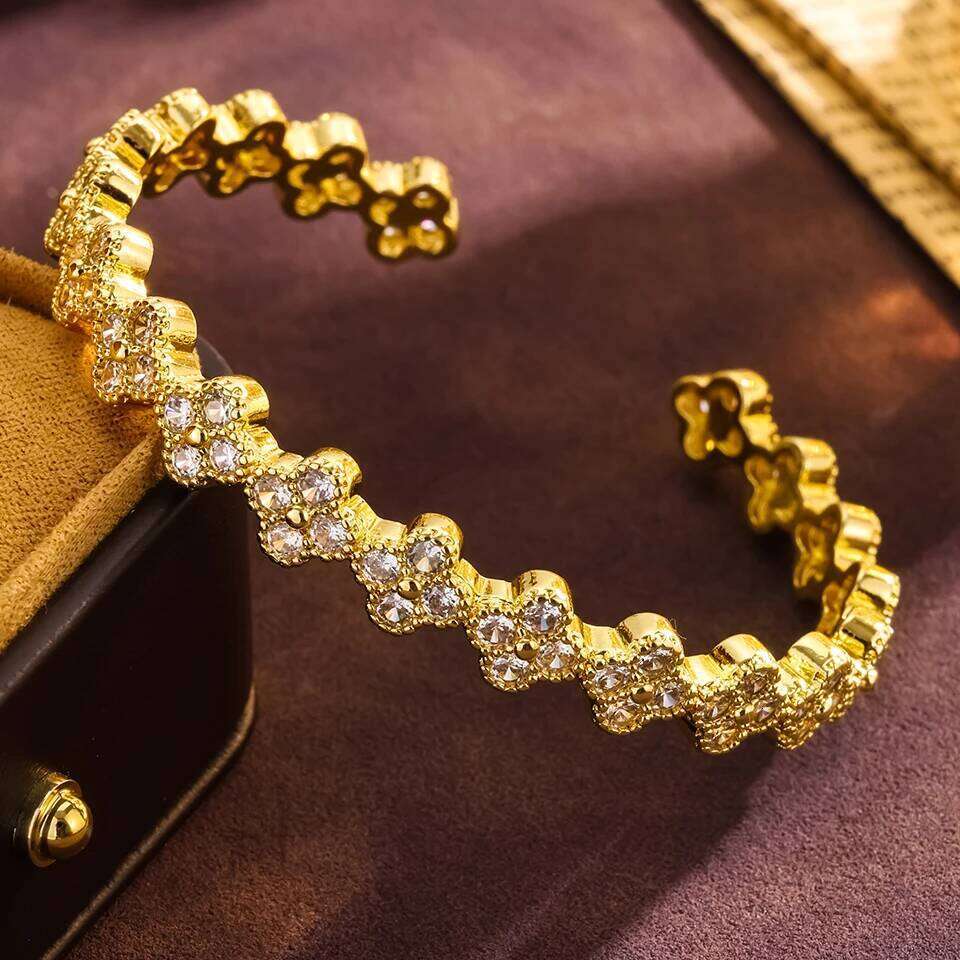 ZAKOL Colorful Zircon Five-leaf Flower Clover Open Bangle Bracelets for Women Luxury Shiny CZ Wedding Party Jewelry