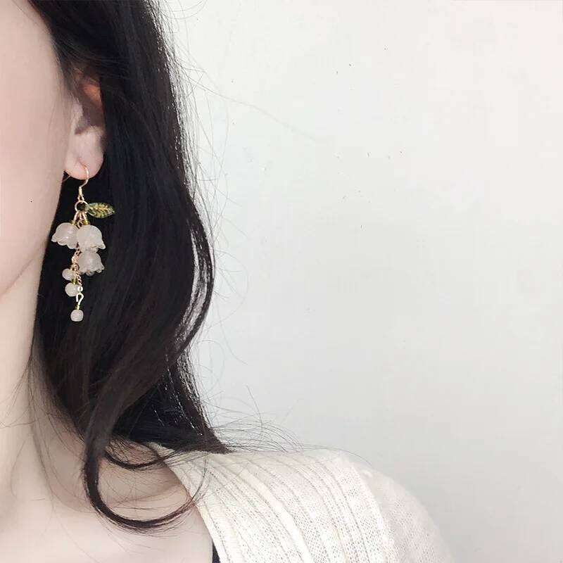 2025 New Sweet Temperament Small Fresh Bamboo White Lily Of The Valley Flower Elegant And Gentle Asymmetric Earrings C251227