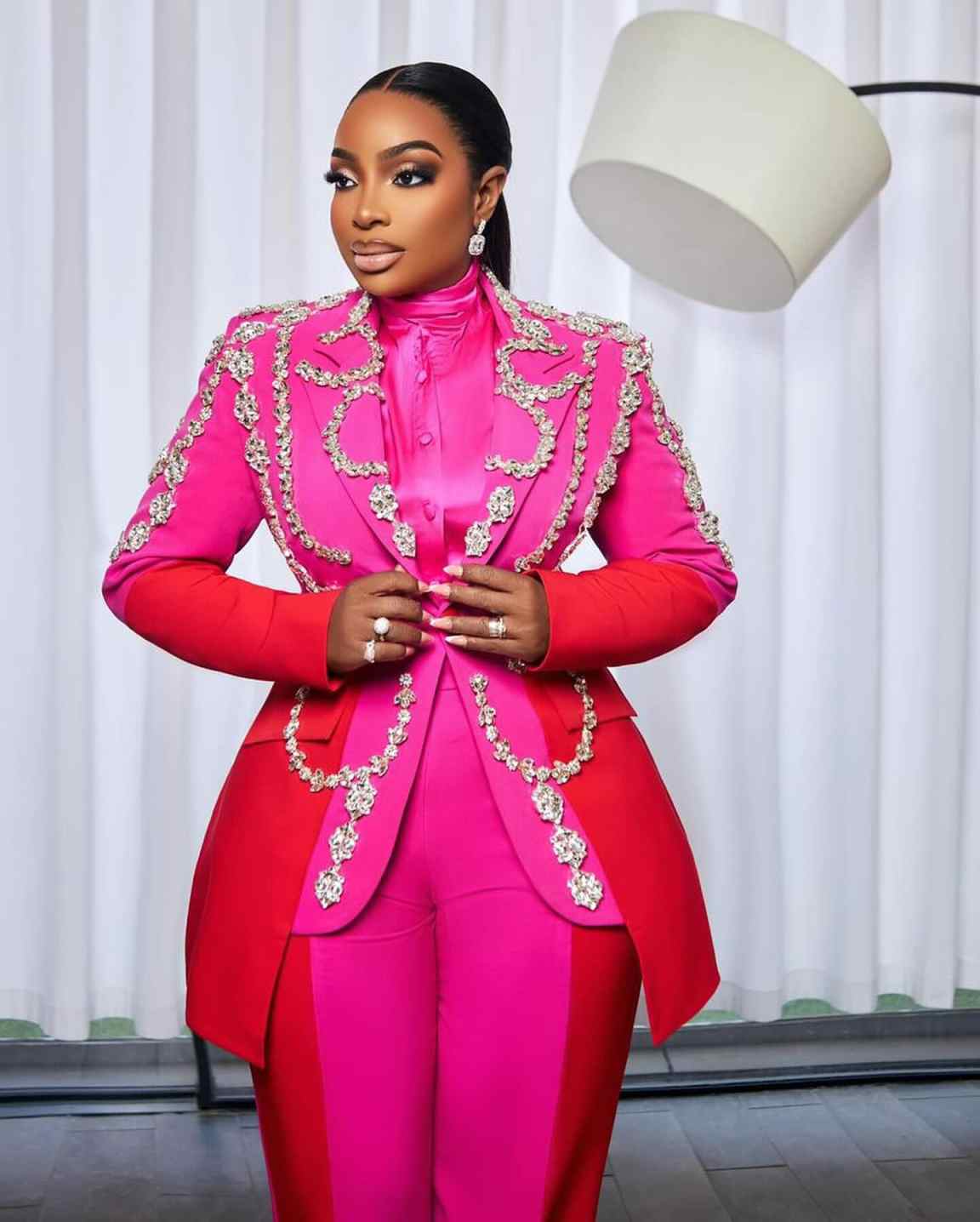 Luxury Custom Made Women Suits 2 Pieces Blazer Pants Notched Lapel One Button Rhinestone Appliques Formal Business Office Plus Size