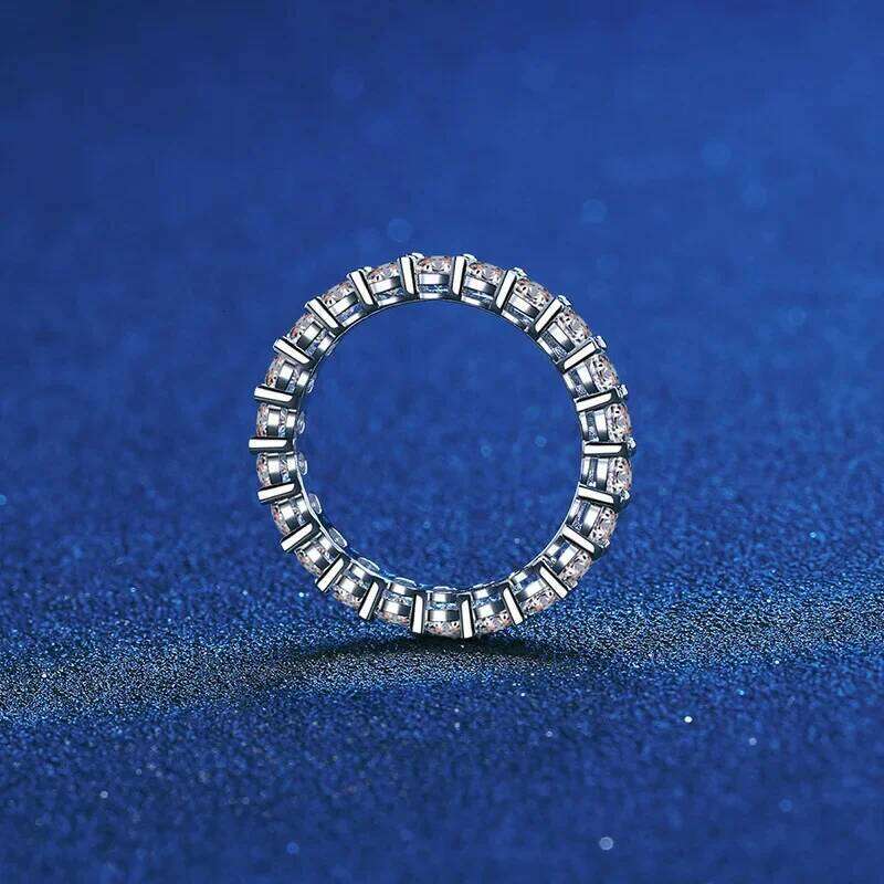 18K diamond inlaid moissanite PT950 2.2Ct platinum ring, as a fashionable jewelry ring for girlfriends bcd