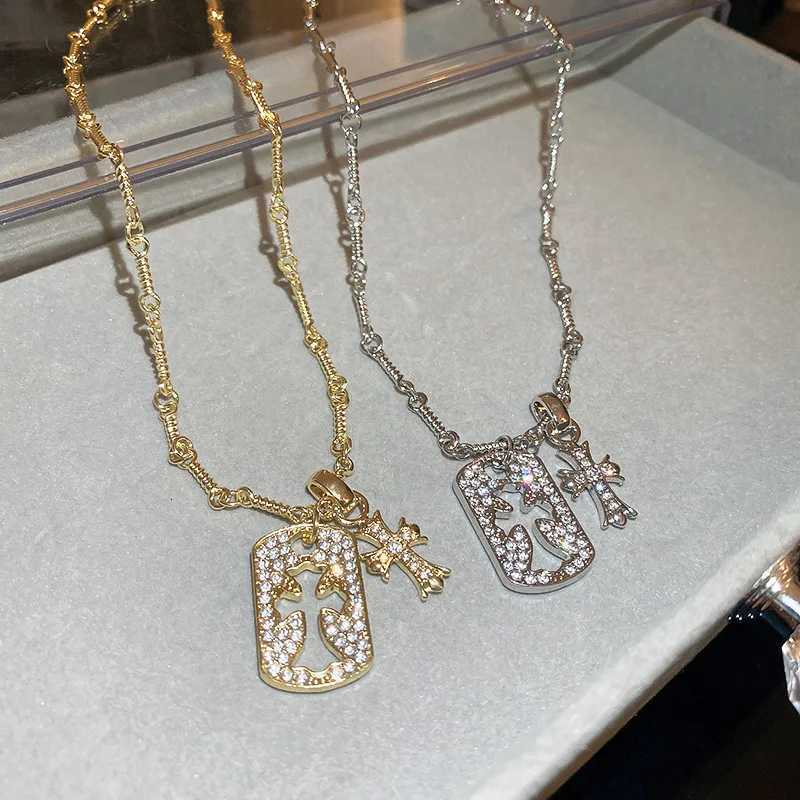 Diamond-inlaid Cross Necklace Niche Design Metal Frosty Style Collarbone Chain Sweater Chain Personality Temperament Accessories Y251227