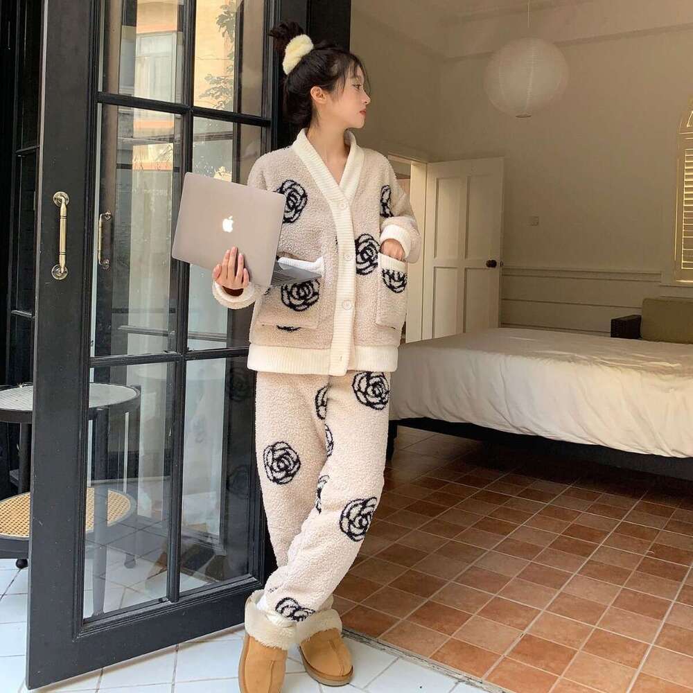 Women's Coral Fleece Pajamas New 2025 Wearable Outside Autumn Winter Warm Thickened Flannel Homewear Set