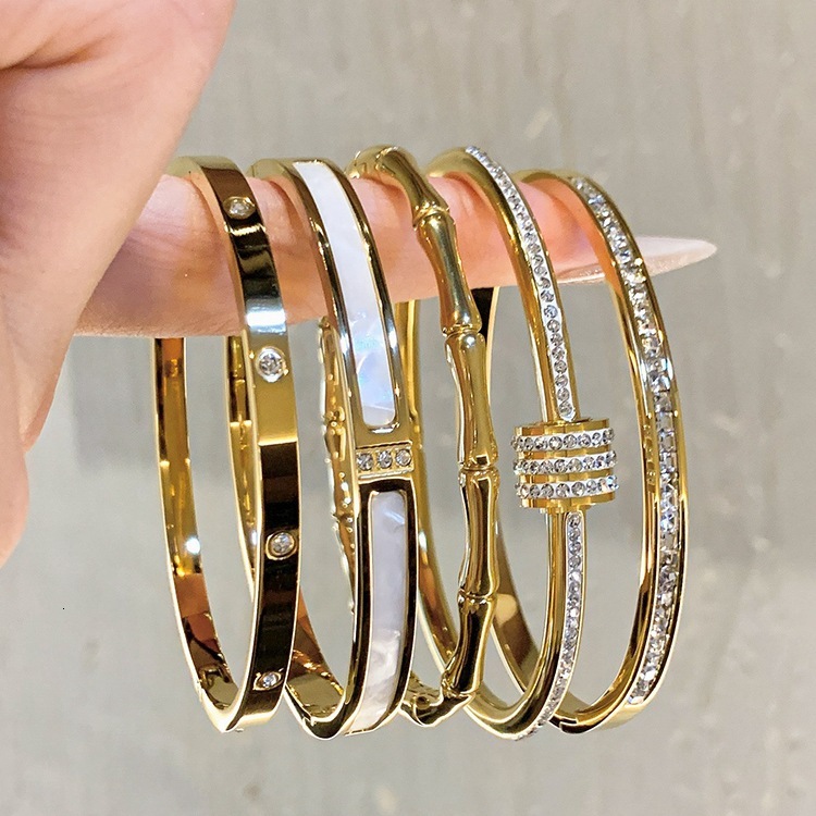 Luxury Brand Designer Jewelry Hot-Selling Unique Minimalist Style Niche Design Fashion Steel Non-Fading Bracelet Fashionable Light Luxury Elegant Vers