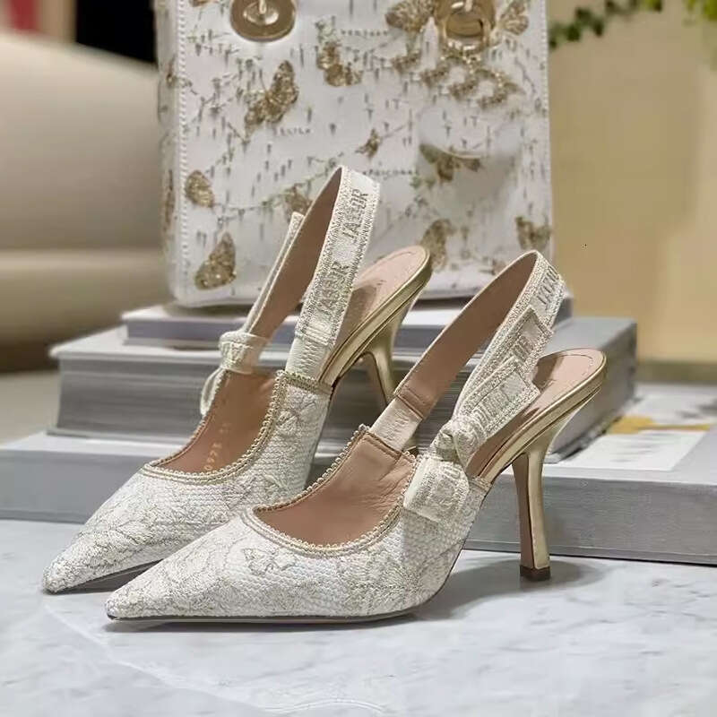 2025 hot Luxury Designer shoes D-Letter Single Letter With Bow Sandals For Women In Early Spring , Gold Embroidered Flower High Heels Boots