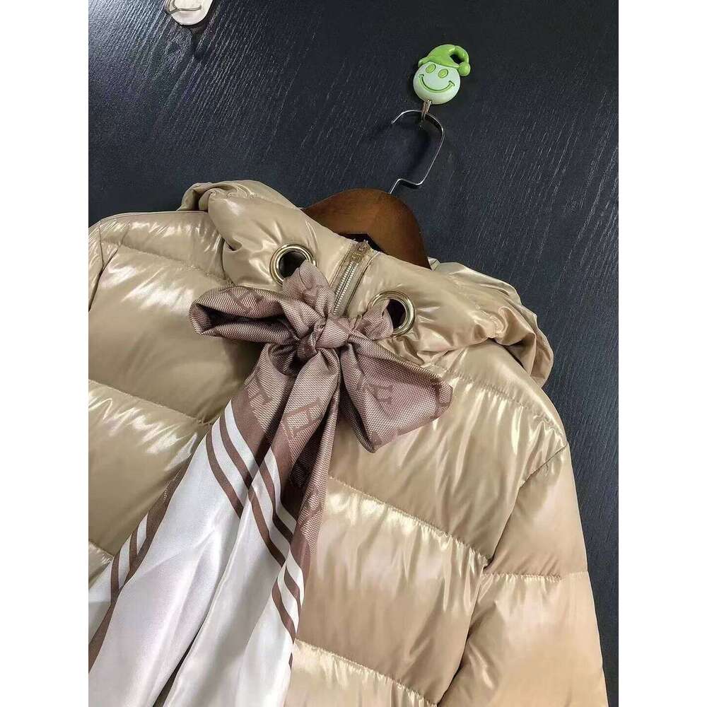 New Solid Color Warm Temperament Commuting With Scarves And Down Jackets