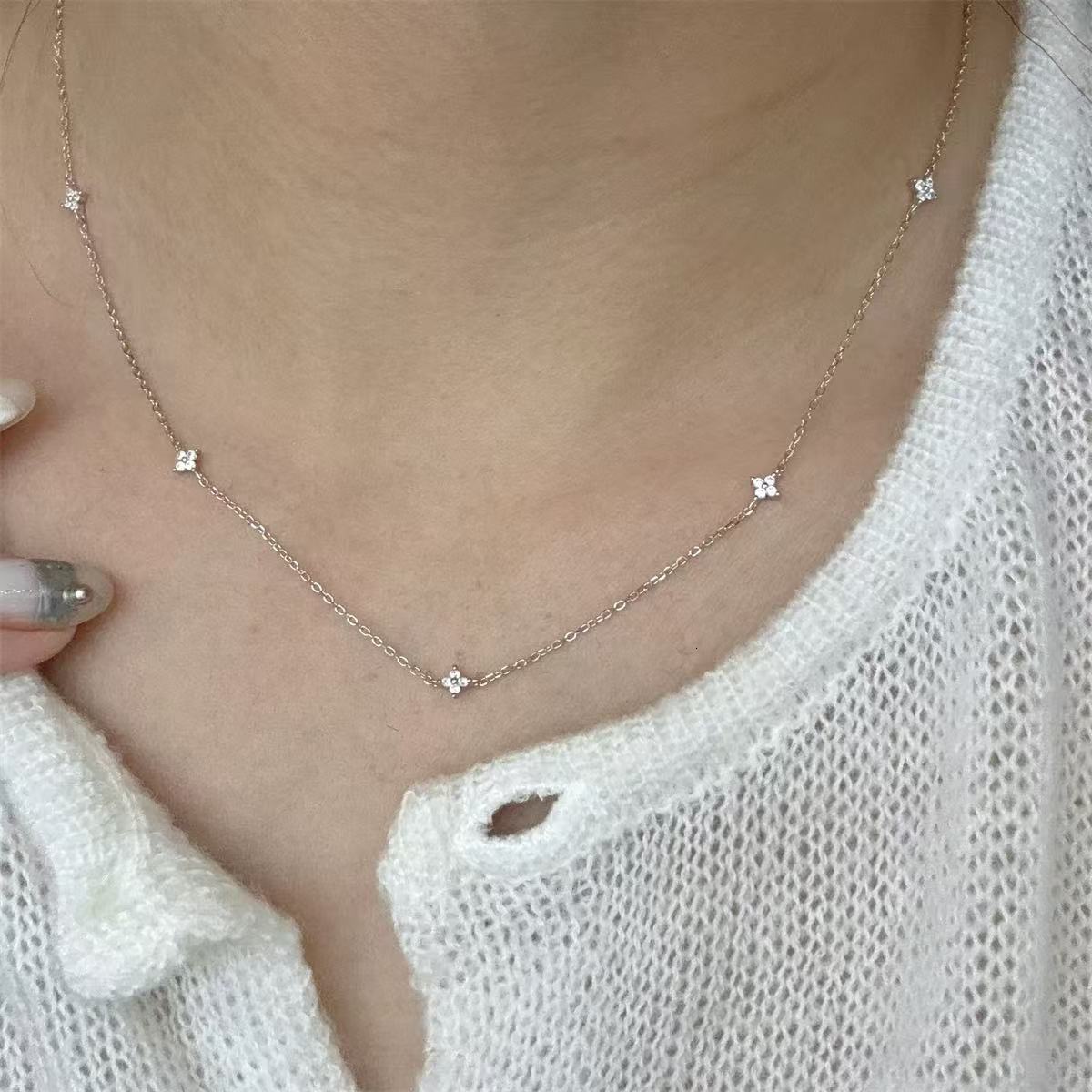 Luxury Brand Designer Jewelry Luxury Brand Designer Jewelry S925 Silver Plated Diamond-Encrusted Four-Leaf Clover Necklace Clavicle Chain Starry Sky S