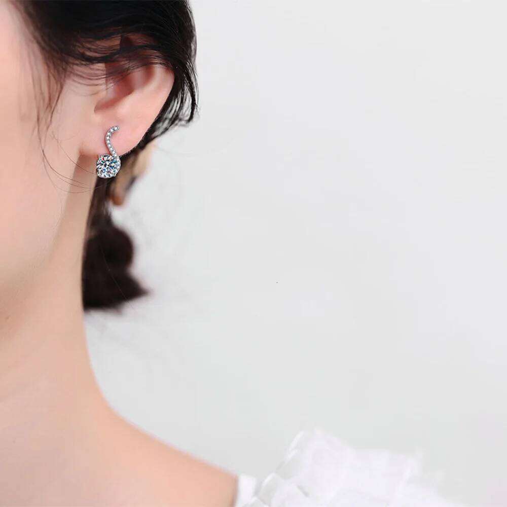 JOIAS HOME Luxury S925 Sterling Silver Diamond S-shaped 1CT D Color Moissanite Earrings Women's Daily Party Jewelry Available f1a