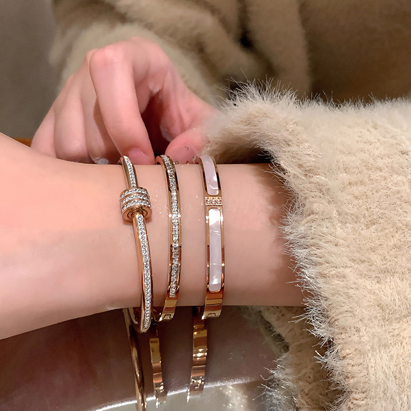 Luxury Brand Designer Jewelry Luxury Brand Designer Jewelry Hot-Selling Bracelet For Women Steel Star High-End European And American Style Bracelet Li