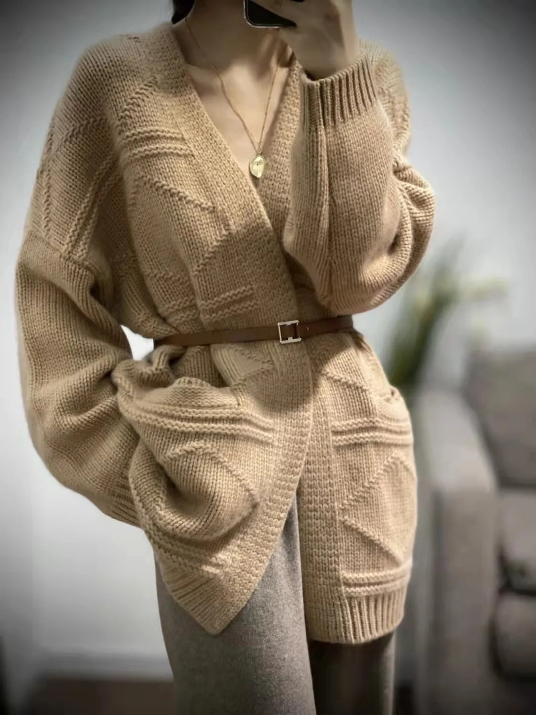 Heavy 100 pure cashmere cardigan womens loose padded coat long Vneck knitted sweater in autumn and winter 251225