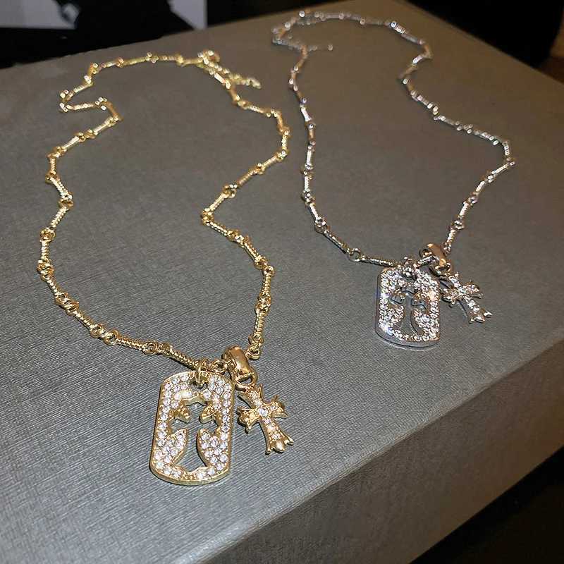 Diamond-inlaid Cross Necklace Niche Design Metal Frosty Style Collarbone Chain Sweater Chain Personality Temperament Accessories Y251227