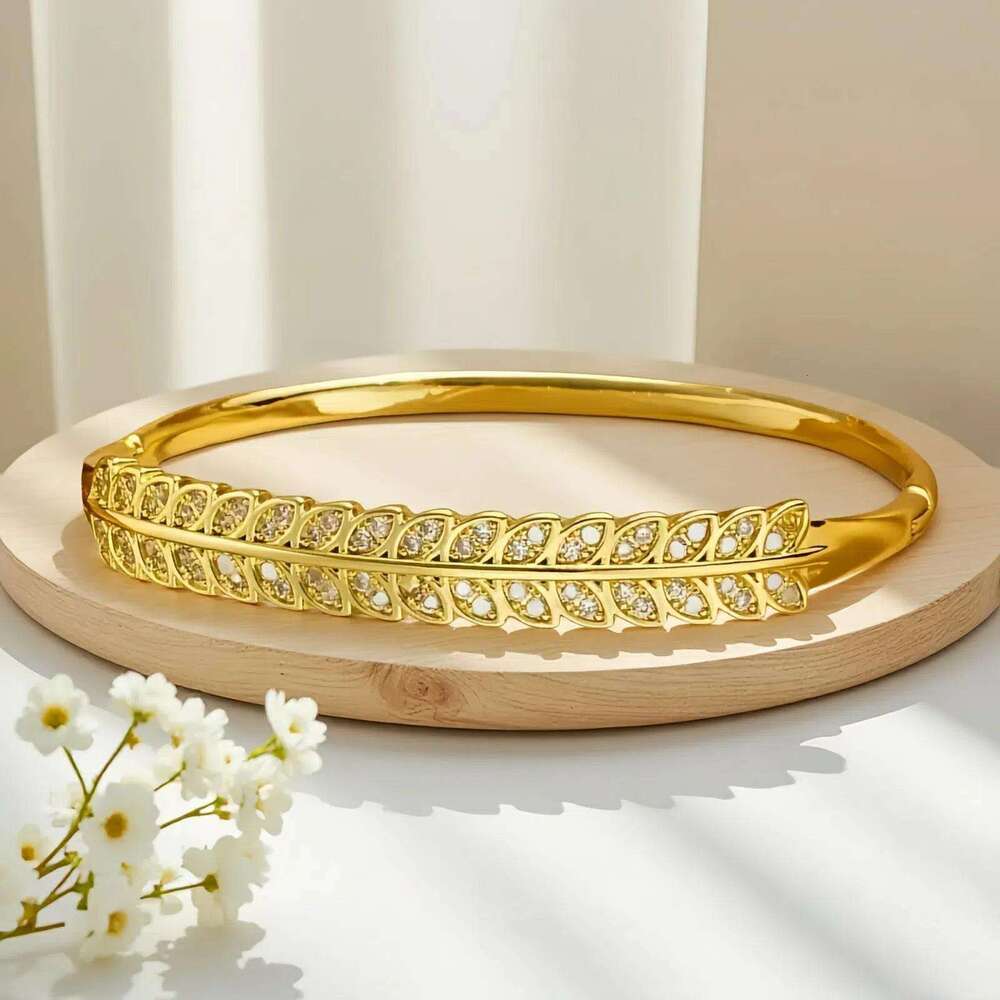 Hot-Selling Full Diamond Flower Bracelet for Women High-End Luxury Copper Gold-Plated Bracelet Versatile Trendy Jewelry Golden luxury bracelet festiva