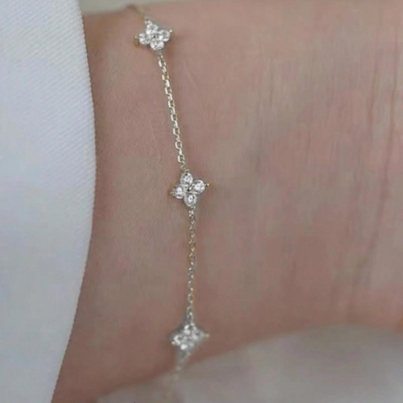 Luxury Brand Designer Jewelry Fashion Elegant Four-Leaf Flower Zircon Bracelet 2025 New Light Luxury Niche Design Sense Jewelry Hot Item