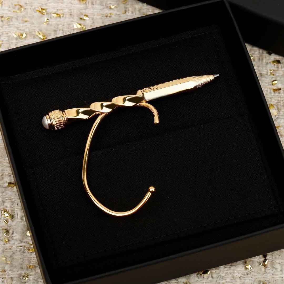 2026 Luxury quality charm one pc earring with words design in 18k gold plated have stamp PS6254B