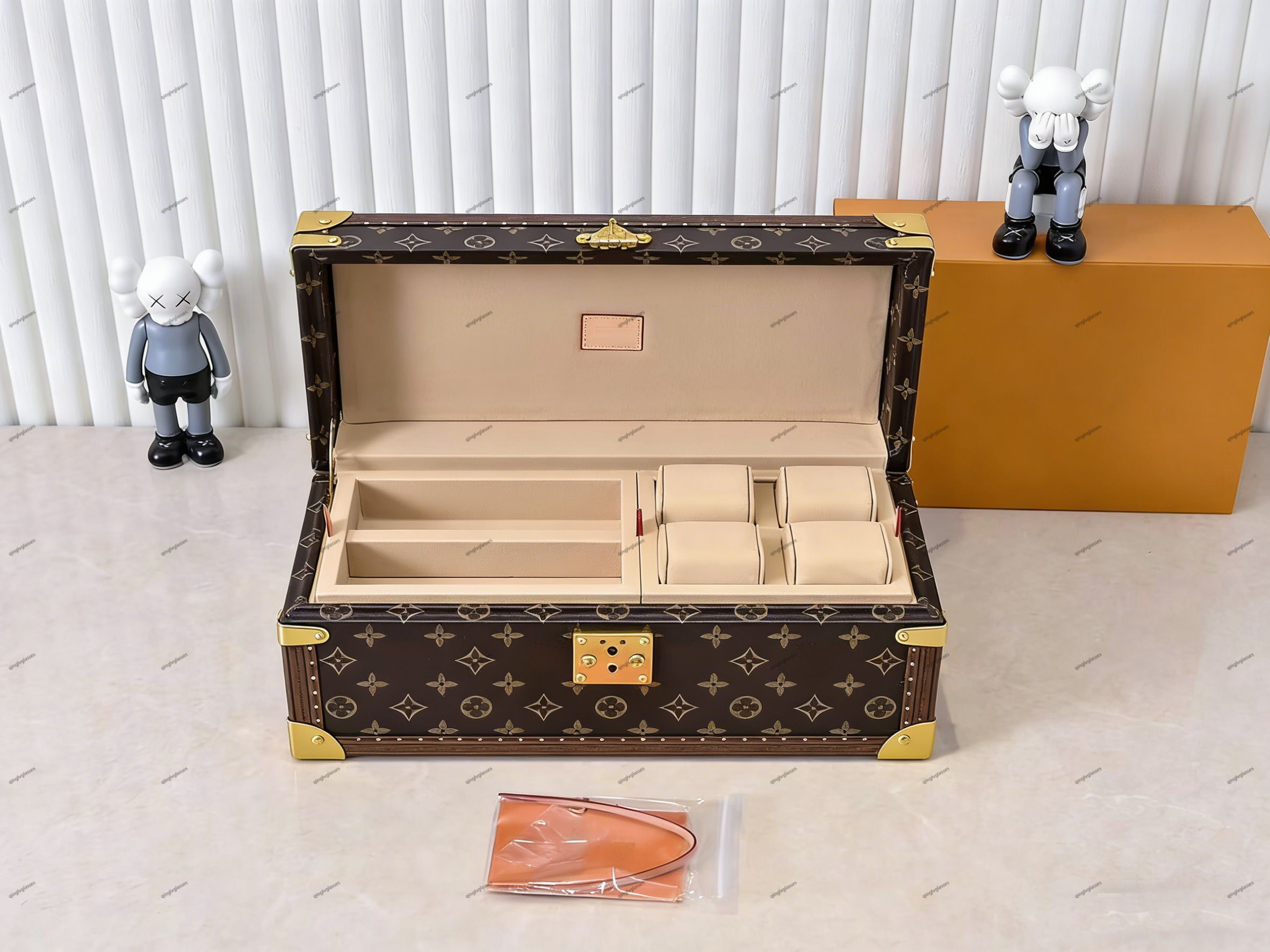 Hard Case Jewelry Storage Box Watch Box Vintage Pattern Box for Watches Cufflinks Sunglasses Accessories Dustproof Decorative Gift Box for Women