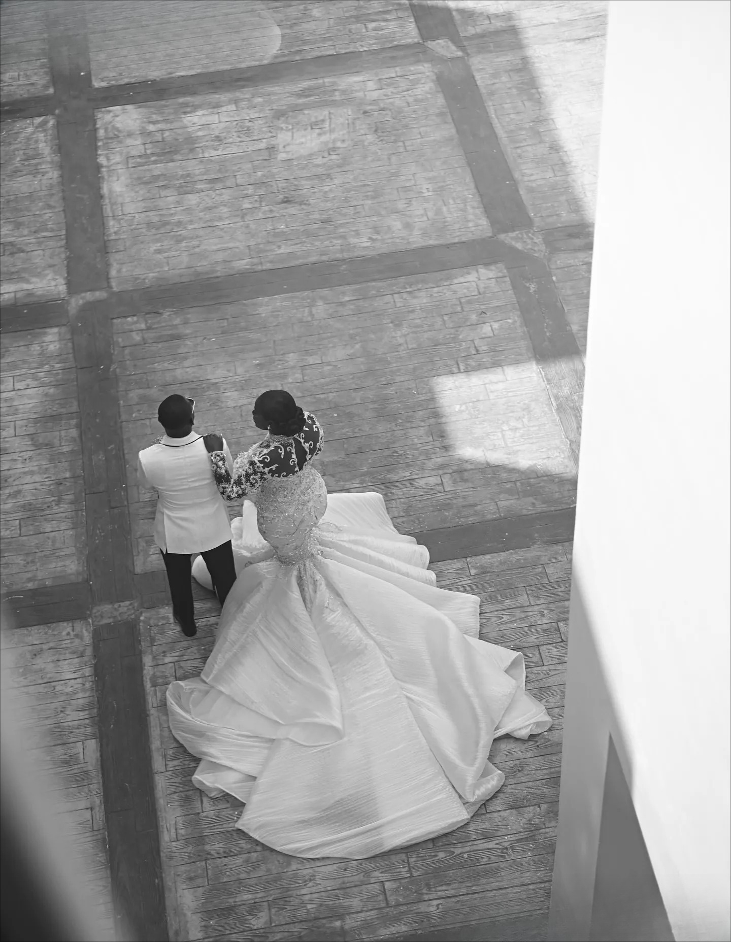 Aso Ebi Plus Size Ivory Mermaid Wedding Dress Lace Beaded Crystals Fulle Sleeves Sheer Neck Bridal Gowns Dresses 1230