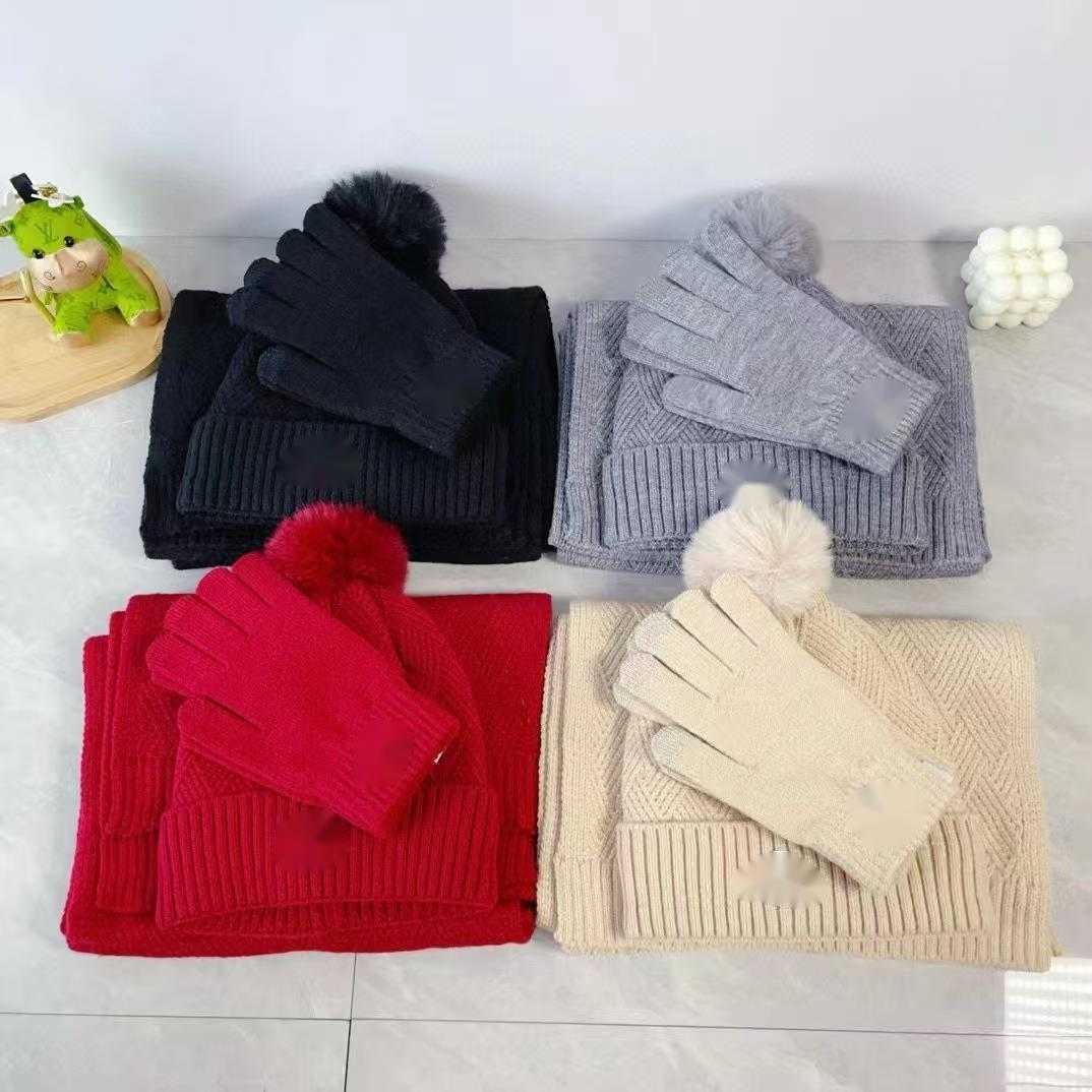 High-Quality Knitted Wool Scarf Hat Gloves Three-Piece Set Thickened Fleece Warm Fashion Trend T251230
