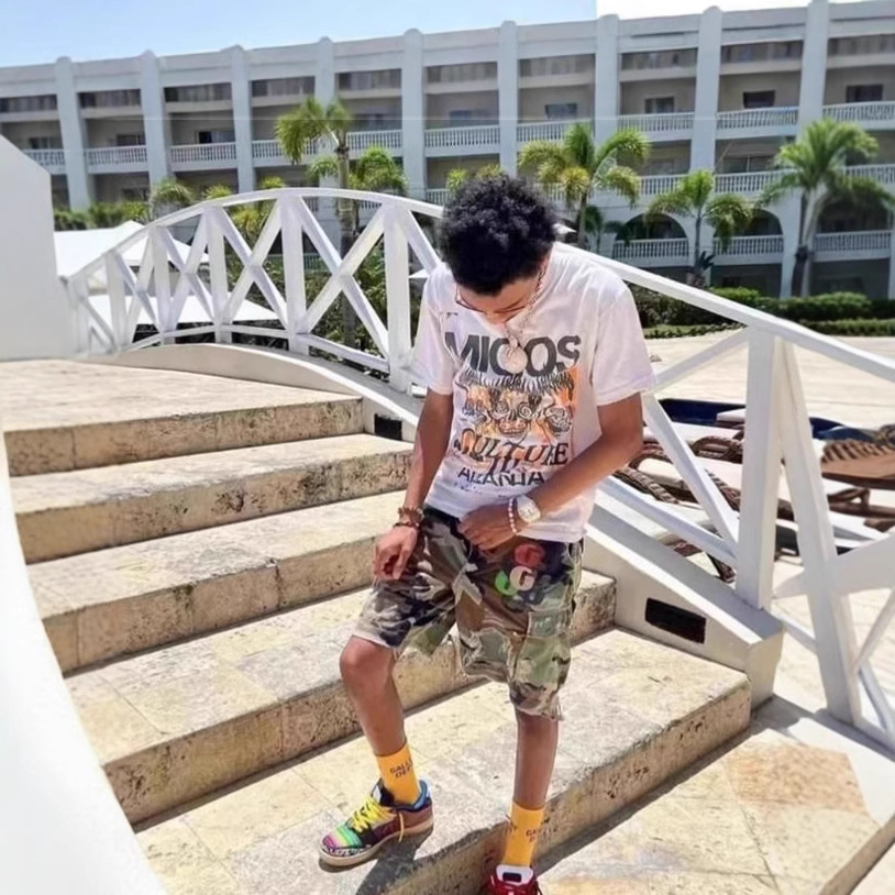 Retro Blue Streetwear Patchwork Denim Short Y2K Jeans Men Women Hip Hop Cartoon Graphics Loose Camo Denim Fitness Casual Shorts 251018