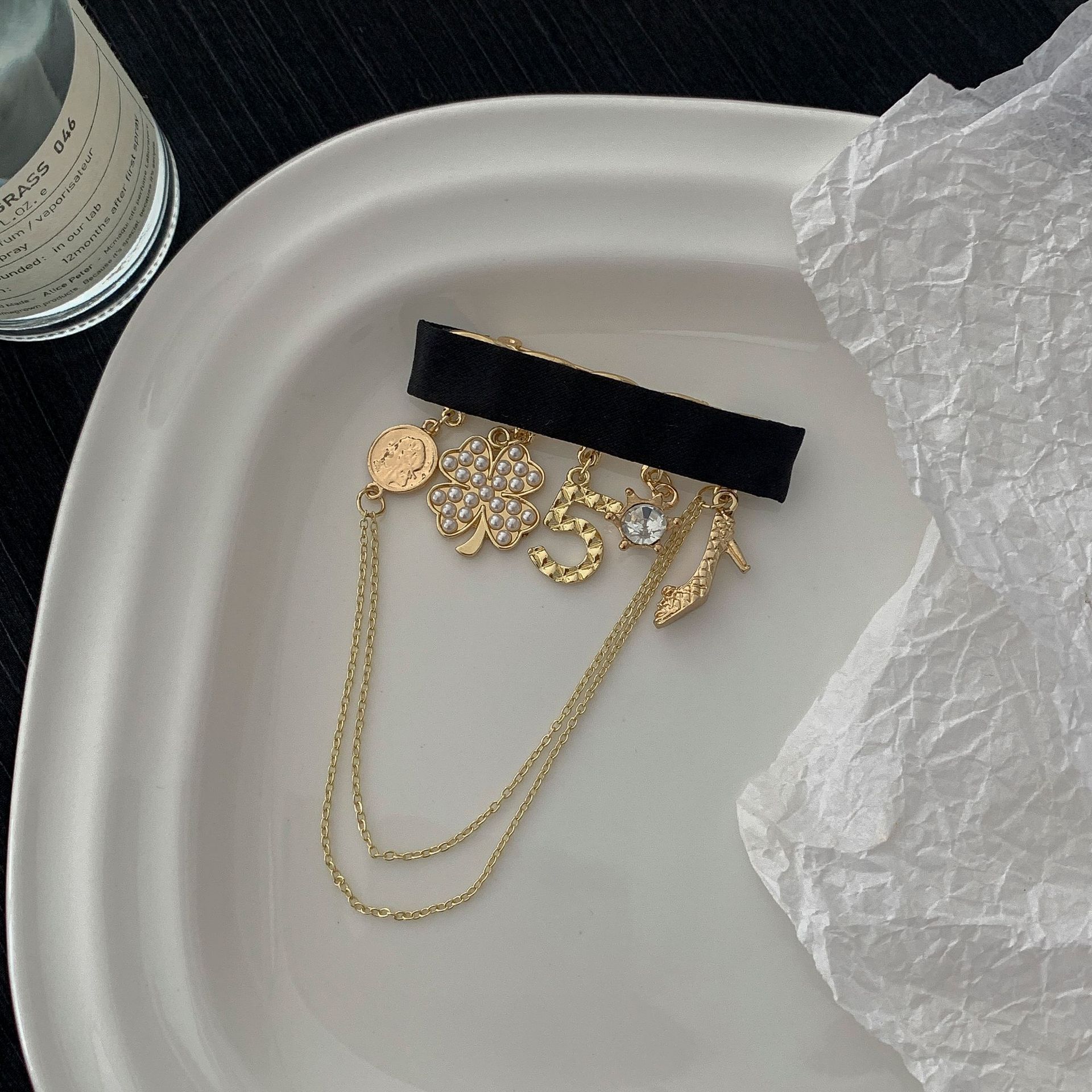 Luxury Brand Designer Jewelry Brooch High-End Trendy Personality Versatile Style Bag Pin Pearl Coat Sweater Brooch Women's Accessories