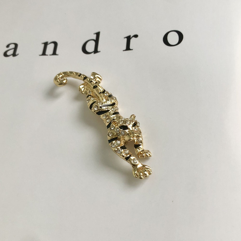 Luxury Brand Designer Jewelry Suit Jacket Tiger Brooch Lapel Pin Fashionable Elegant Metal Animal High-End Accessory
