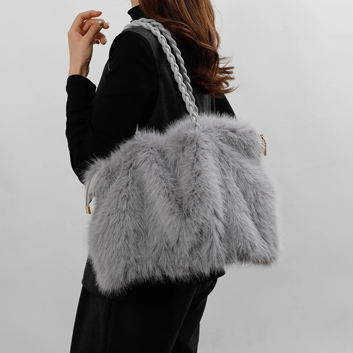 Womens Fashion Plush Wrinkle ShoulderBag Woven Handle Large Capacity Polyester Soft Warm Adjustable Chain Strap Daily Use 251216