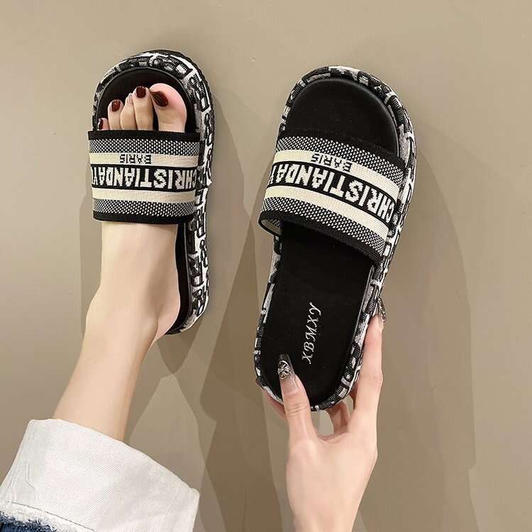 Foreign Trade Thick-Soled Open-Toe Embroidered Slippers 2025 Summer New Style Platform Round-Toe One-Strap Beach Sandals for Women