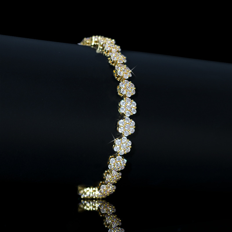 Luxury Brand Designer Jewelry European And American Fashion Inlaid Full Diamond Plum Blossom Zircon Bracelet For Women, Party Dress Accessories, Daily