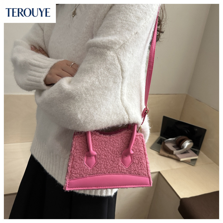 TEROUYE Fashionable plush splicing design women's handbag autumn and winter new item niche texture design trendy shoulder bag elegant luxury bag