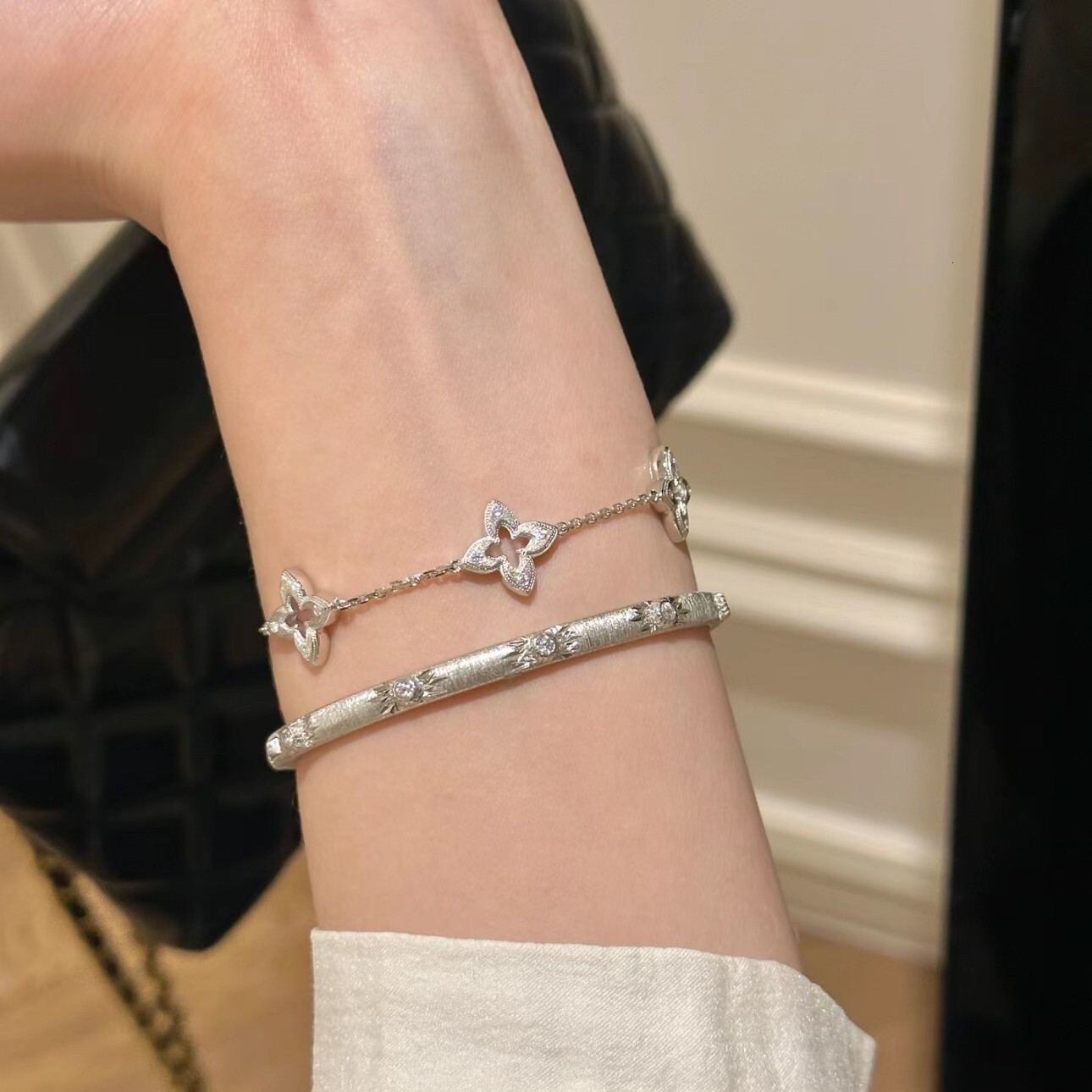 Luxury Brand Designer Jewelry New Hollow Four-Leaf Clover Bracelet For Women, Brushed Pointed Rhinestones, Vintage French Style, 18K Plated Four-Leaf 