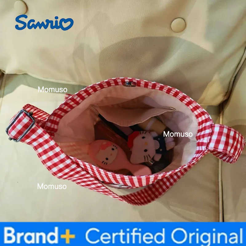 Sanrio 2026 New Kitty shoulder bag plaid hello Kitty girl cute style bag versatile bucket bag H251230