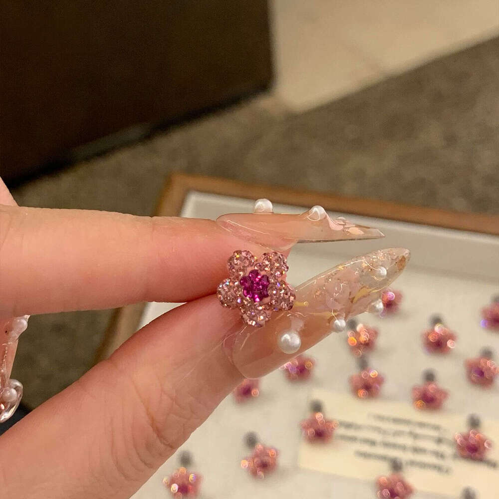Earrings Sweet Sparkling Full zircon Small Pink Flower Simple Fashion Versatile High Value Cute Exquisite Earring for Women