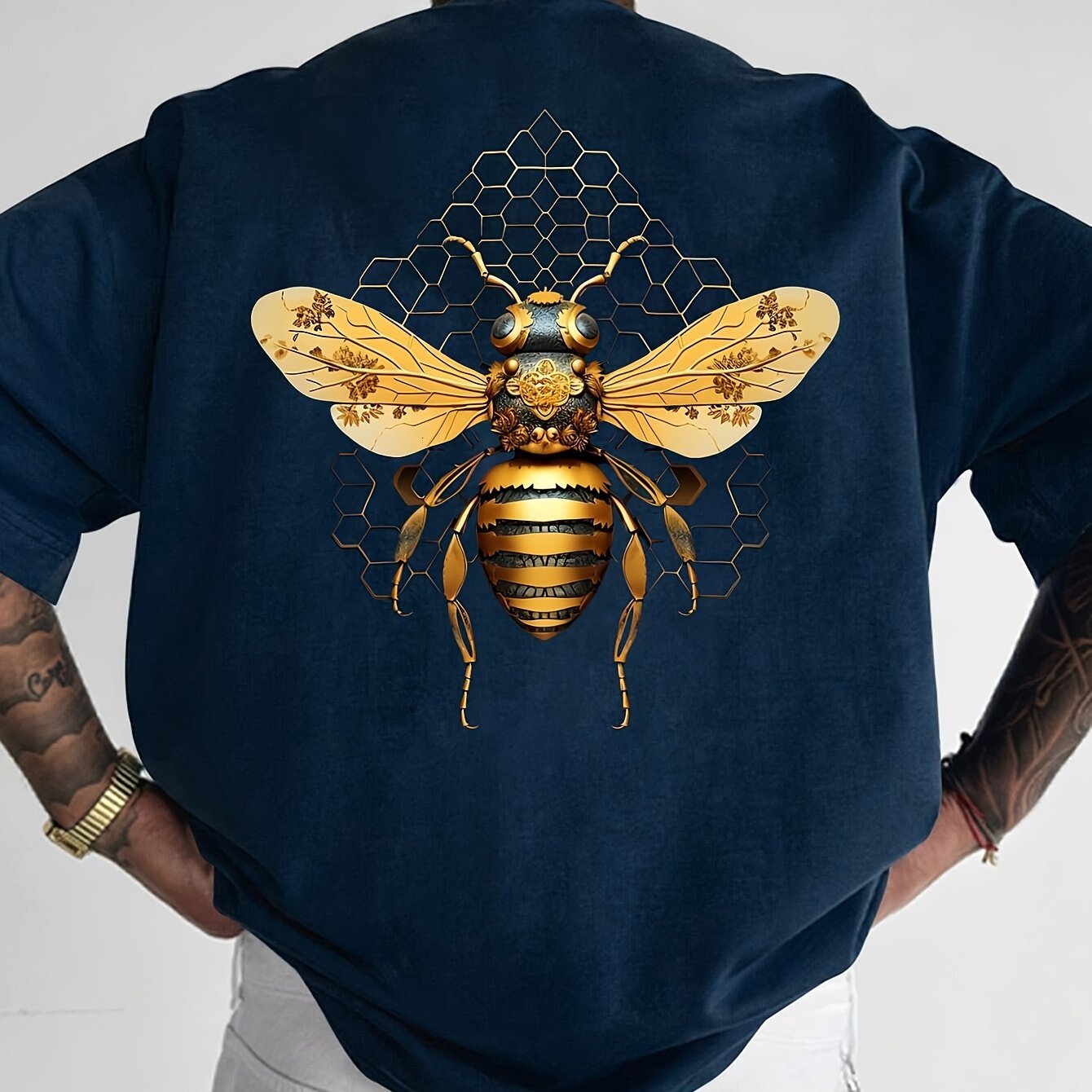 2026 new designer clothing - luxurious men's outdoor sports short-sleeved shirt with bee pattern, loose and breathable with sweat-absorbing design