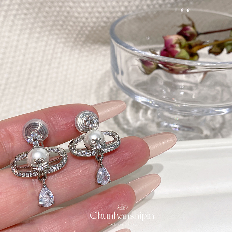 Luxury Brand Designer Jewelry Empress Dowager Style Saturn Zircon Earrings High-End Mosquito Coil Ear Clips Non-Pierced Women's Minimalist Earrin