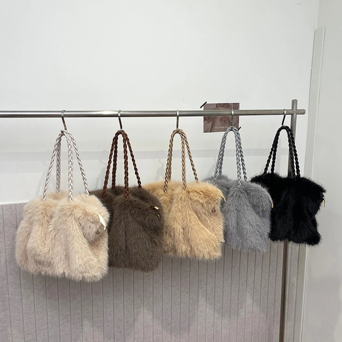 Womens Fashion Plush Wrinkle ShoulderBag Woven Handle Large Capacity Polyester Soft Warm Adjustable Chain Strap Daily Use 251216