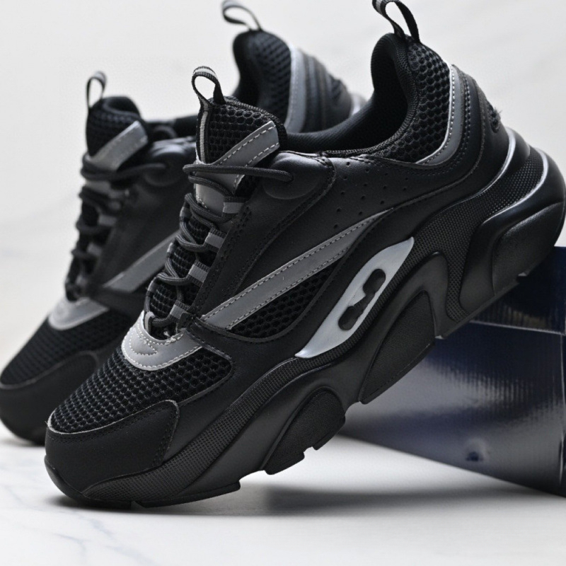 Winter new casual shoes with thick soles, fashionable design, retro breathable sports shoes, trendy versatile style, luxury designer shoes