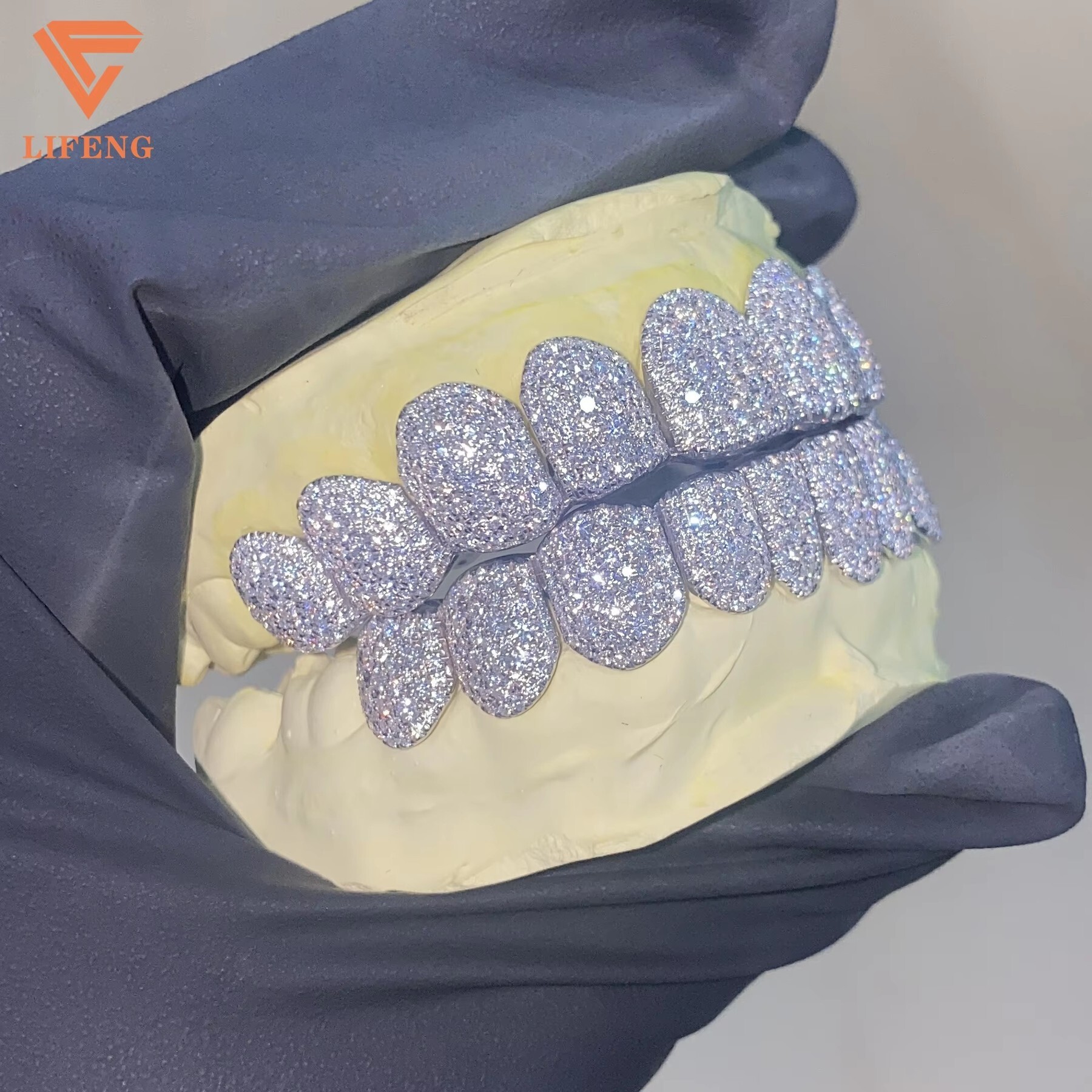 Master Rocks Custom 10k 14k 18k Gold Plated Silver Teeth Grillz Iced Out Moissanite Diamond Grills Teeth Grillz