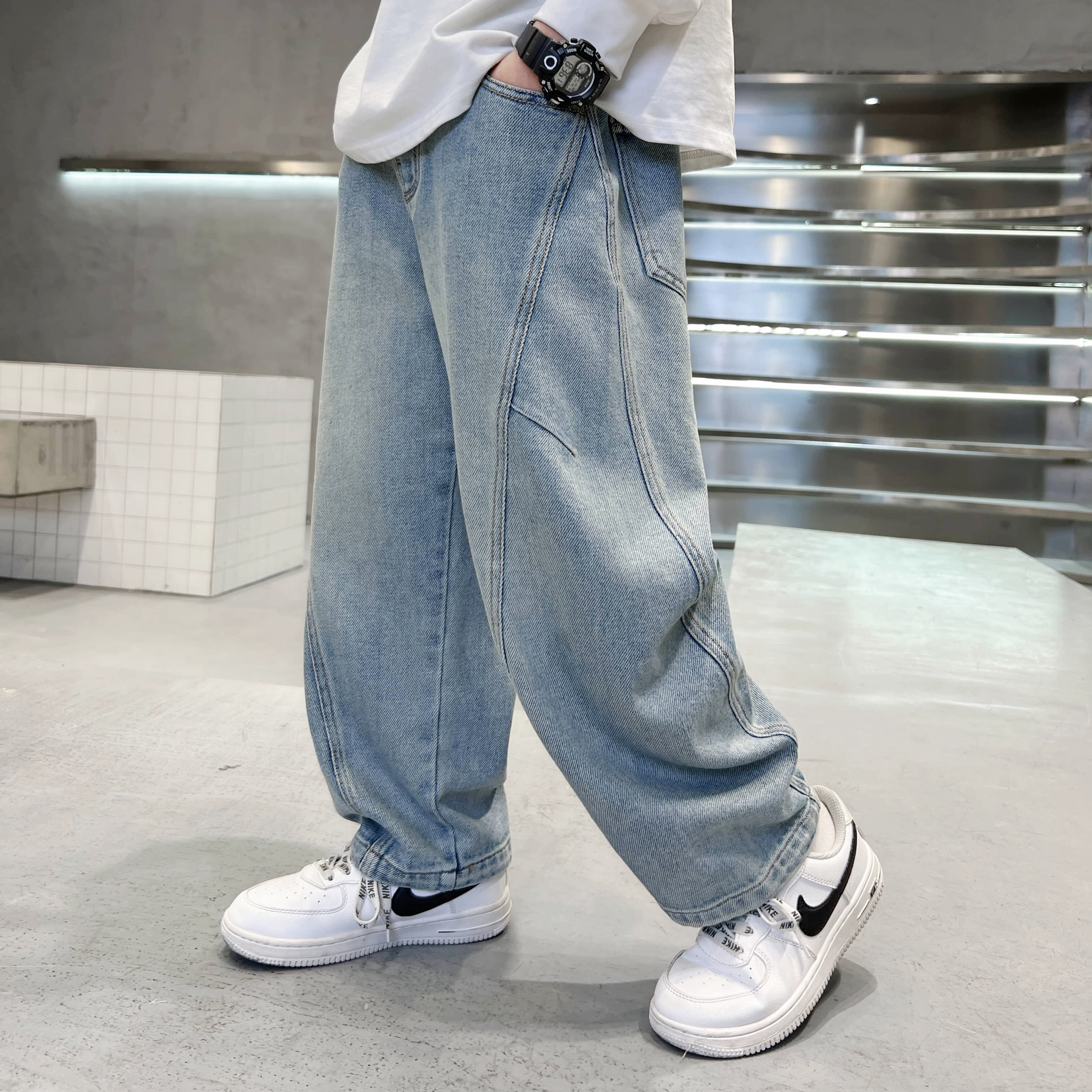 Boys' Spring and Autumn Retro Casual Versatile Jeans, Middle and Big Kids' New Straight Tube Light Color Trendy and Western Boys' Jeans