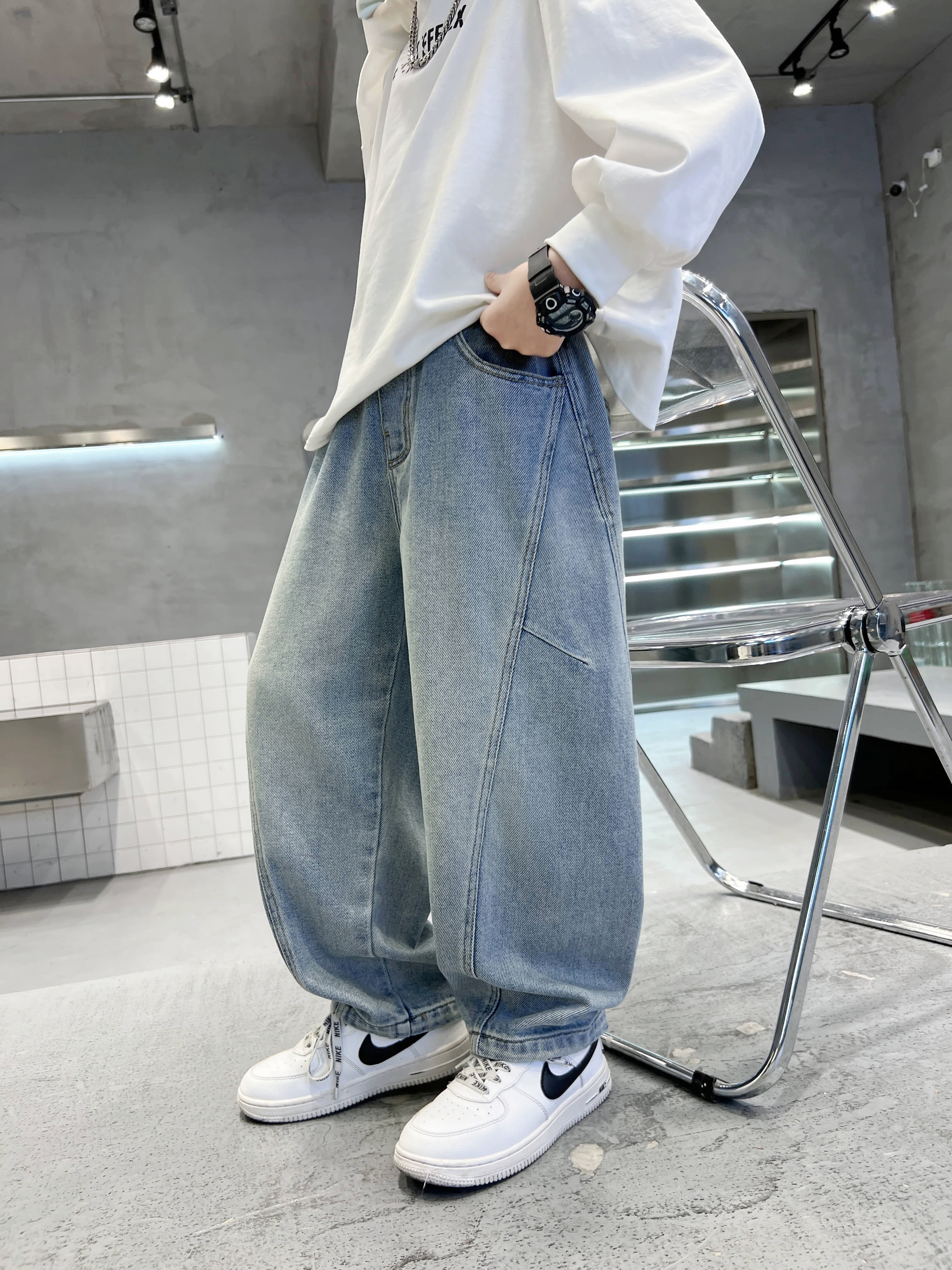 Boys' Spring and Autumn Retro Casual Versatile Jeans, Middle and Big Kids' New Straight Tube Light Color Trendy and Western Boys' Jeans