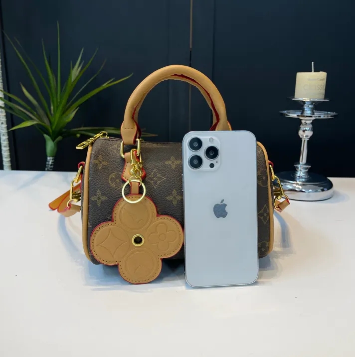10A Women's Shoulder Fashion Handbag Leather Underarm Crescent Bag High Quality Leather Crossbody Designer Louisities Vittonn Women Chain Edl Bag