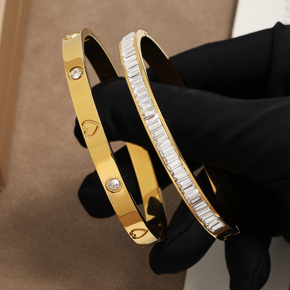 Luxury Brand Designer Jewelry RAKOL European And American Fashion Stainless Steel Heart Bracelet Set Wholesale Women's Light Luxury Bracelet Jewe