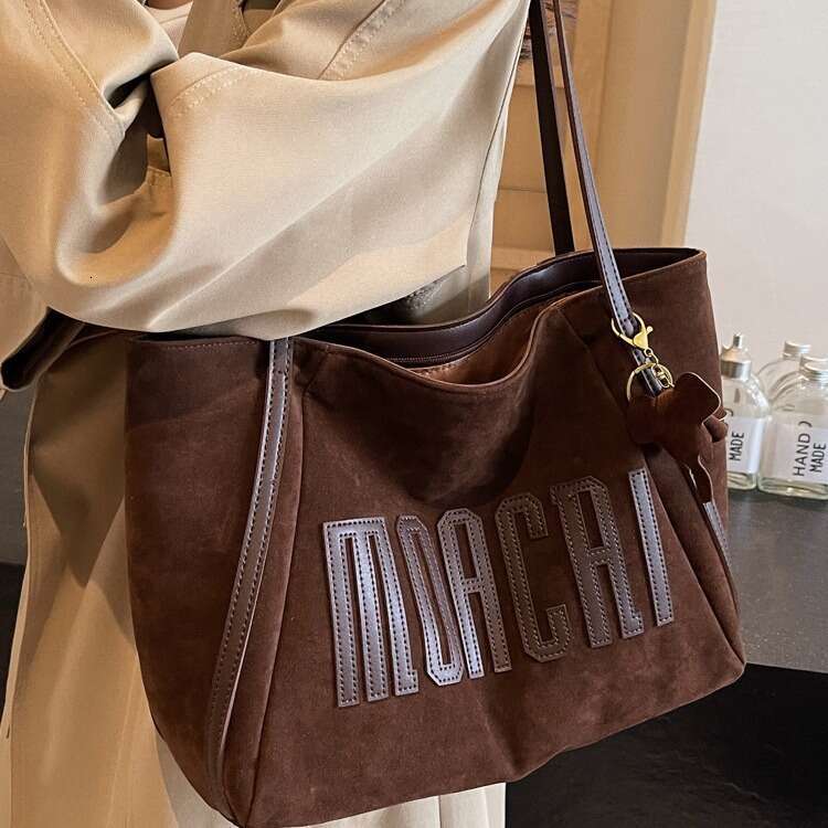 Minimalist Personalized Design Package Retro Single Shoulder 2026 New Handbag for Women High-end Large Capacity Commuting Tote Bag