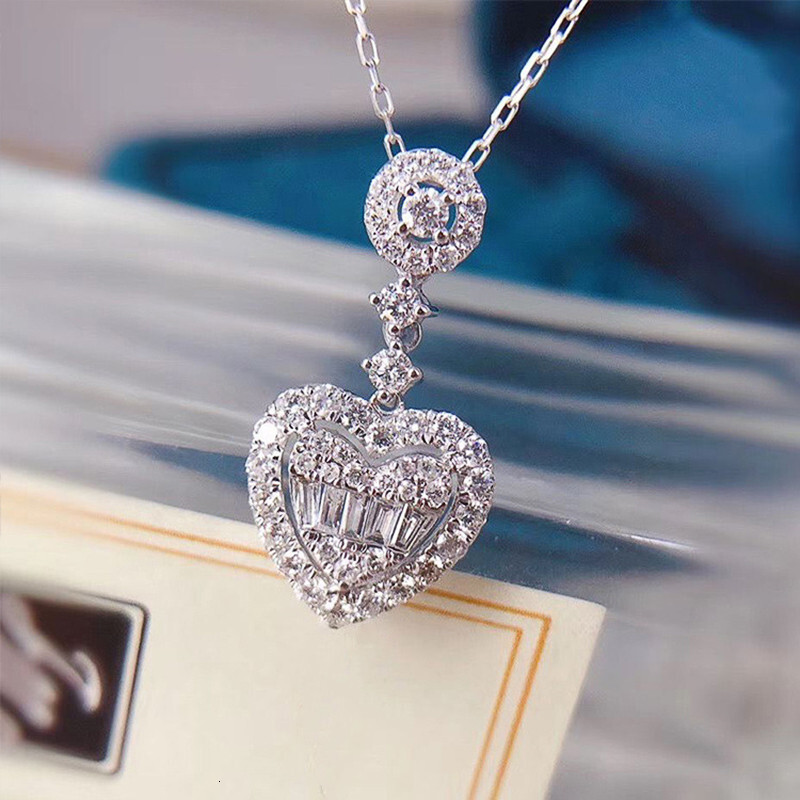 Luxury Brand Designer Jewelry Heart Necklace For Women Ins Light Luxury Niche T Square Sugar Heart Collarbone Chain Simple And Petite 2022 New Model