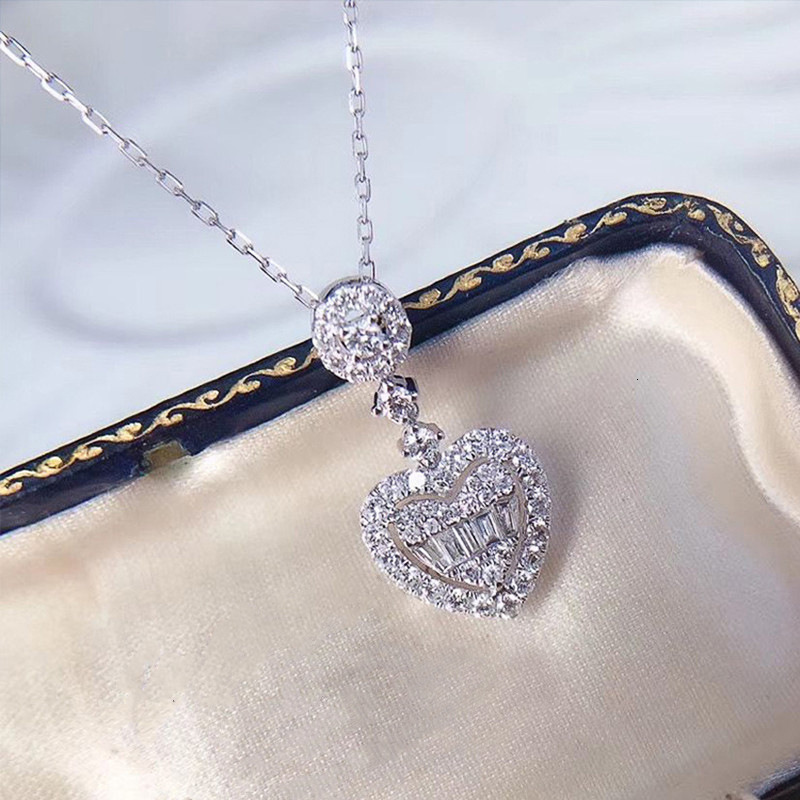 Luxury Brand Designer Jewelry Heart Necklace For Women Ins Light Luxury Niche T Square Sugar Heart Collarbone Chain Simple And Petite 2022 New Model