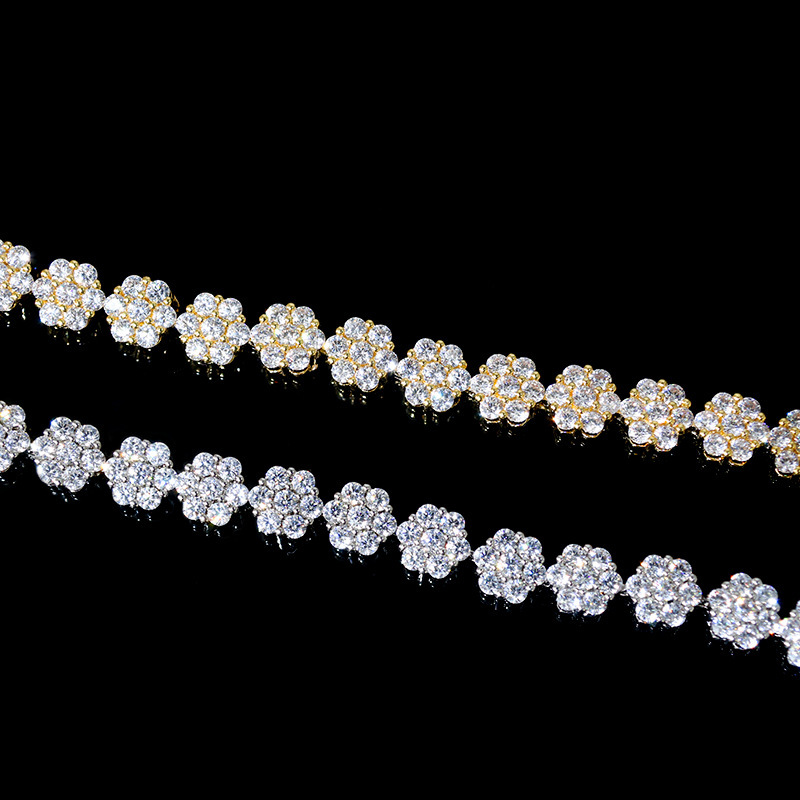 Luxury Brand Designer Jewelry European And American Fashion Inlaid Full Diamond Plum Blossom Zircon Bracelet For Women, Party Dress Accessories, Daily