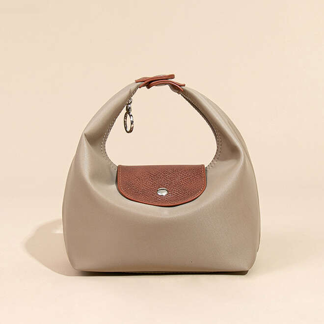 New Waterproof Nylon Lunch Box Niche Design Commuter Handbag Casual Versatile Shoulder Dumpling Bag for Women Vintage Quilted
