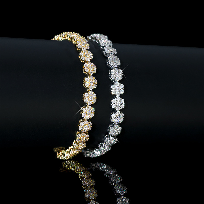 Luxury Brand Designer Jewelry European And American Fashion Inlaid Full Diamond Plum Blossom Zircon Bracelet For Women, Party Dress Accessories, Daily